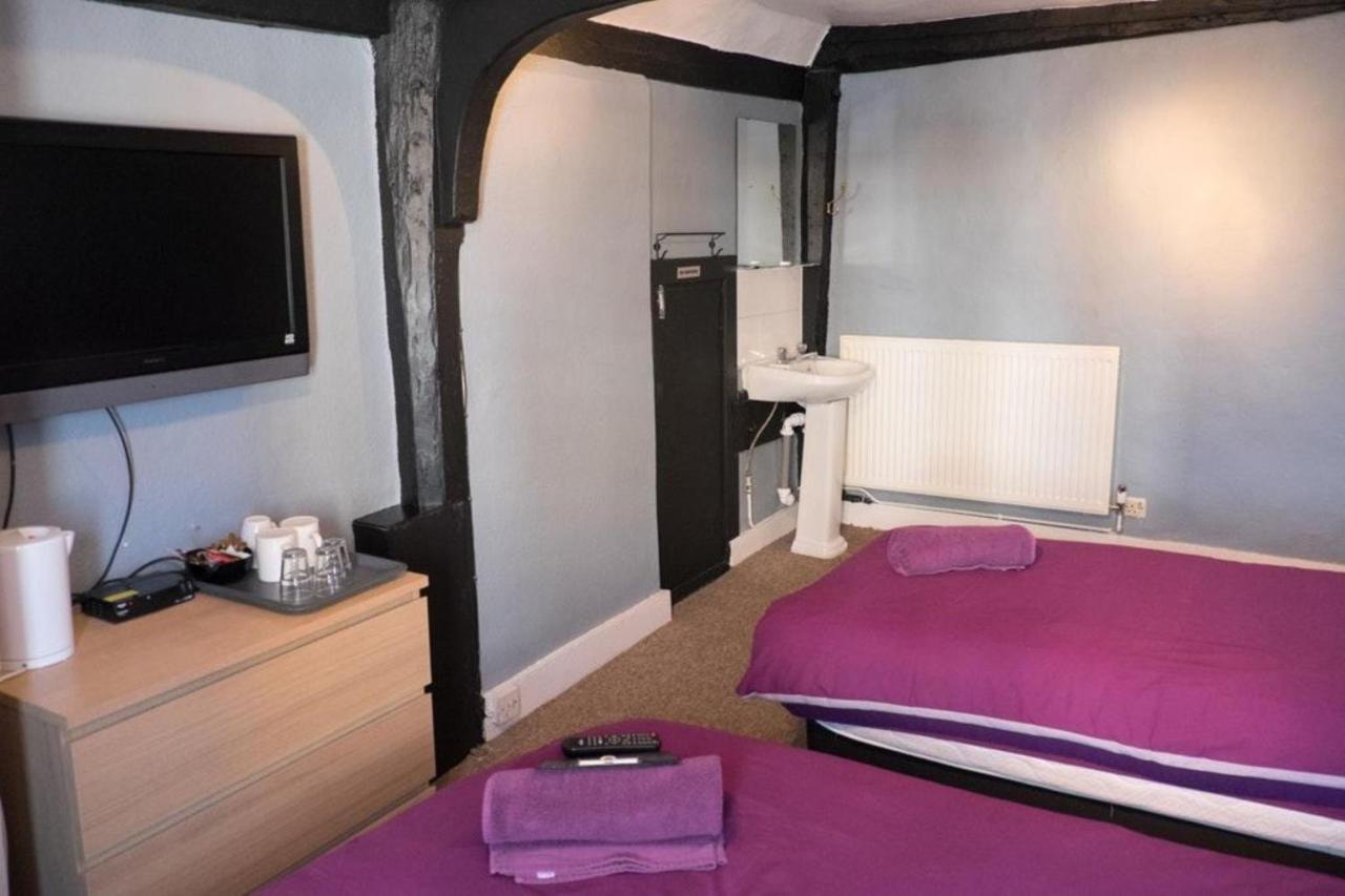 Oyo The Bell Hotel Hoddesdon Kültér fotó